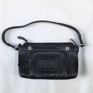 𝅺Brighton black leather shoulder bag.